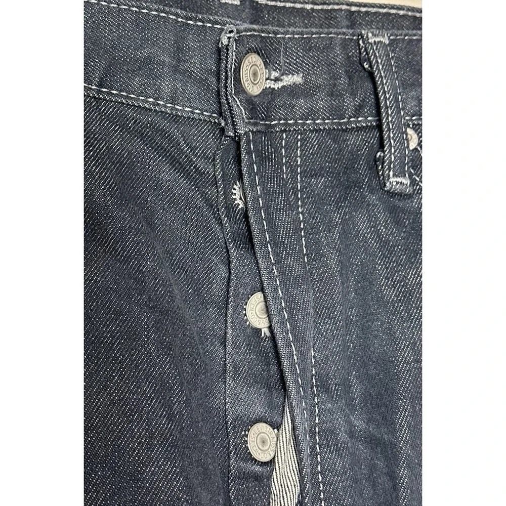 Levi's 562 Dark Wash Jeans 34x30 Button Fly Loose Tapered Fit 100% Cotton